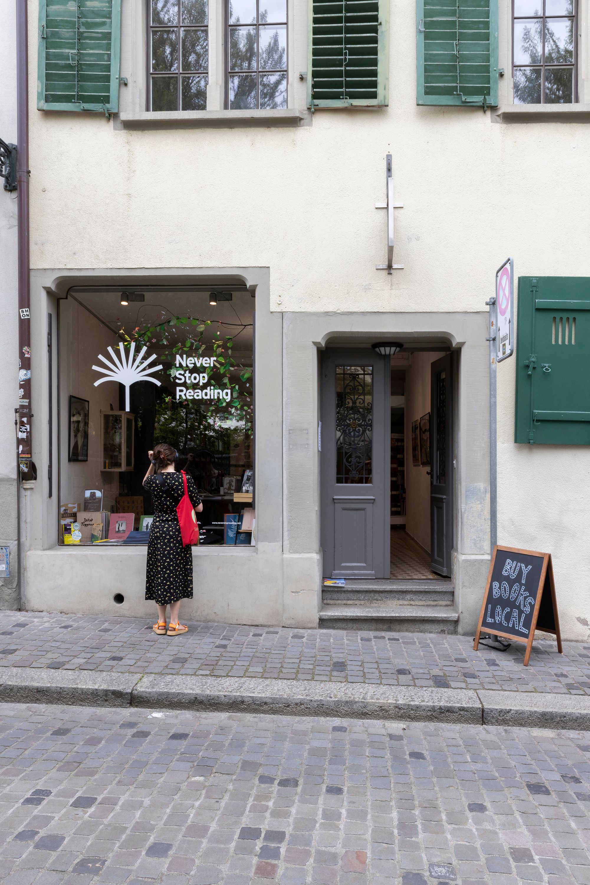 Zuerich_NeverStopReading-Shop__52.jpg
