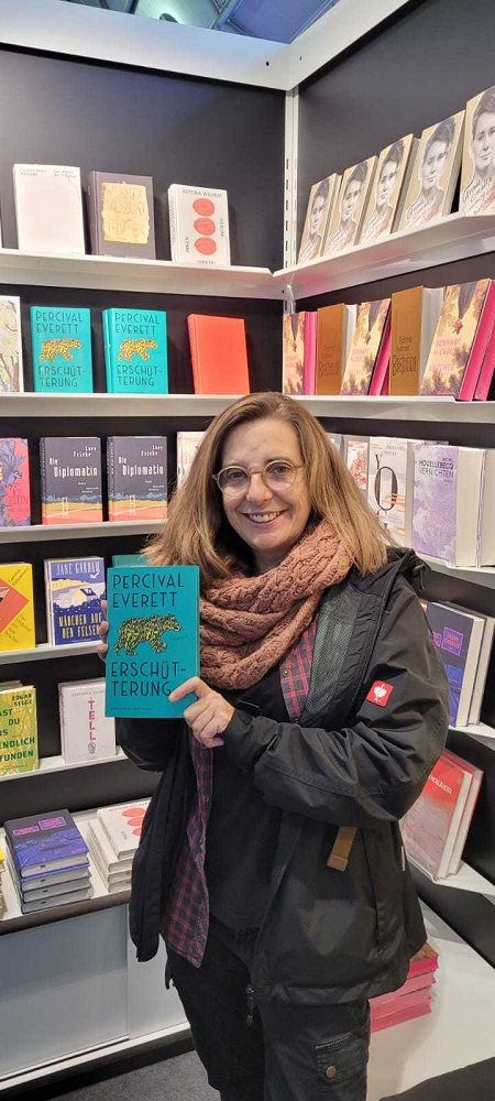 Anja Wylezol aus der Büchergilde-Partnerbuchhandlung in Hanau