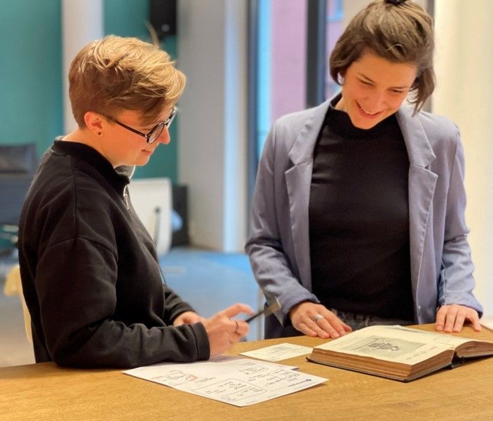 Marie-Theres Stickel und Marlen Heislitz